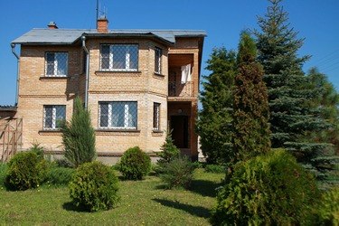 Серпуховский район, д. Верхние Велеми, с/т "Рассвет", КОТТЕДЖ 305 кв.м. трехуровневый, кирпичный, подвал под всем домом, на участке 42 сотки...